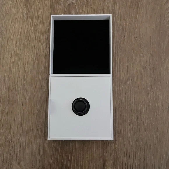 Oura Ring Box - White and Black - Picture 2 of 5